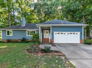 104 Stoneham Rd, Mebane, NC 27302