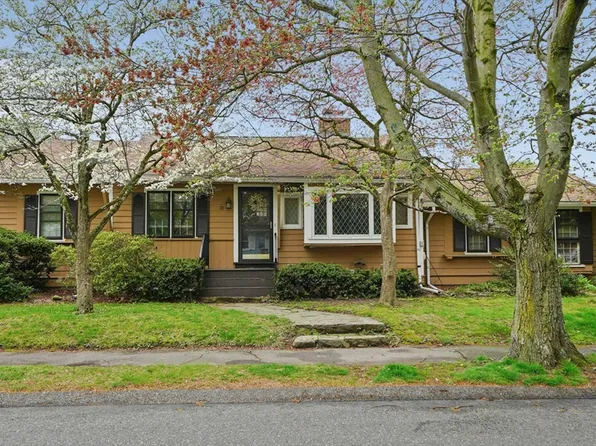 70 Bestick Rd, Braintree, MA 02184