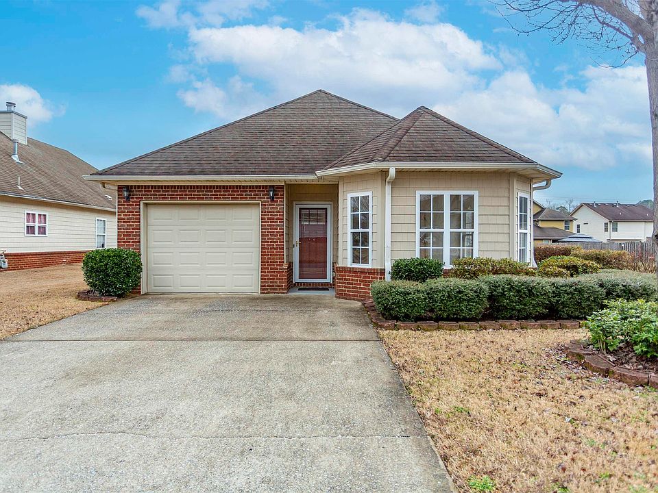 1st image of 6652 Woodford Ln