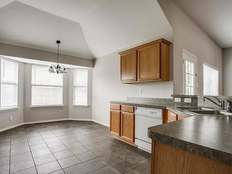 9213 Norfolk Ln — Photo 11