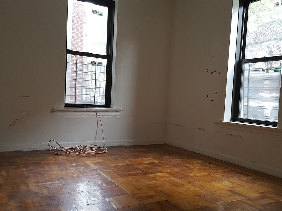 2nd image of 875 43rd St APT A2