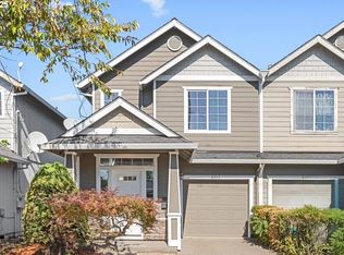 8243 NE Multnomah St, Portland, OR 97220