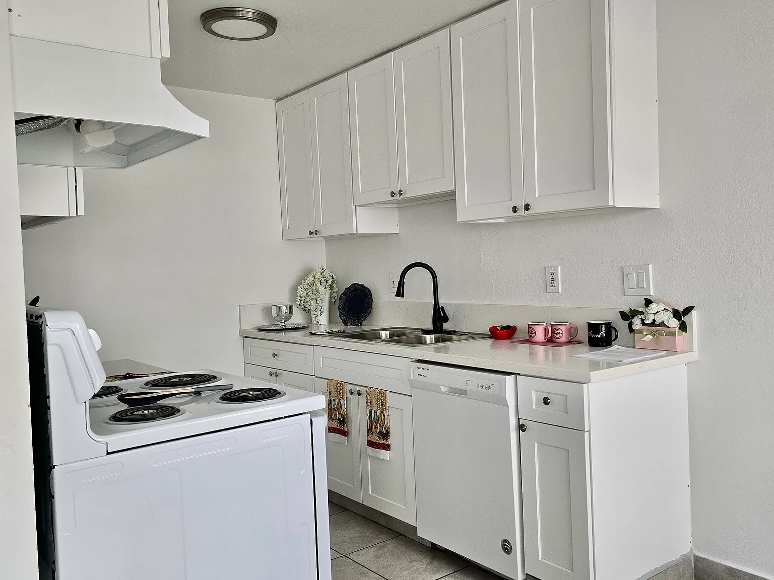 1 bed, 842 sqft, $1,595 — Photo 2