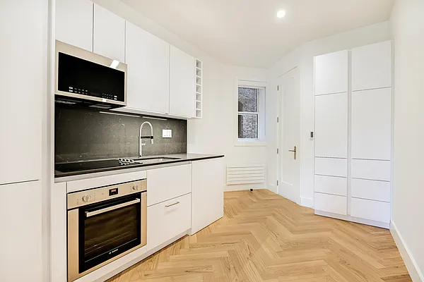 Rented by Compass | media 10