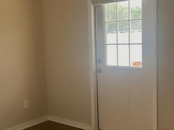 2nd image of 3072 Mandolin Dr #1