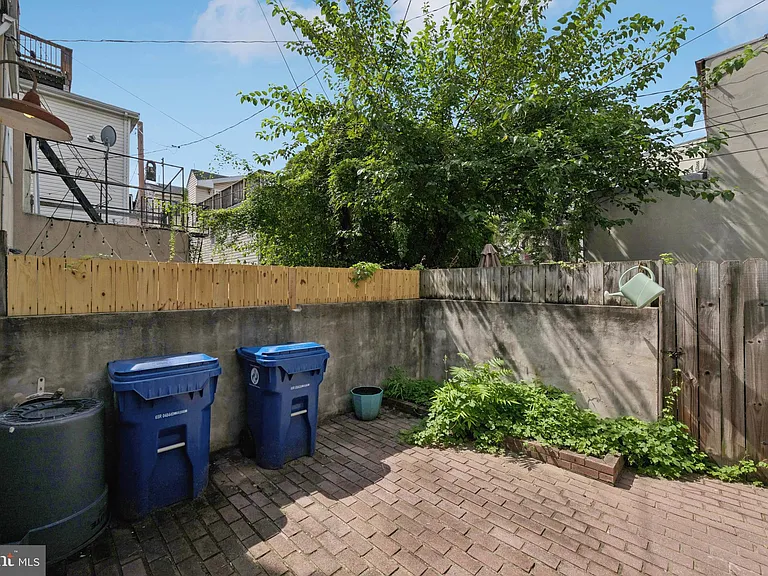 1814 E Pratt St — Photo 33