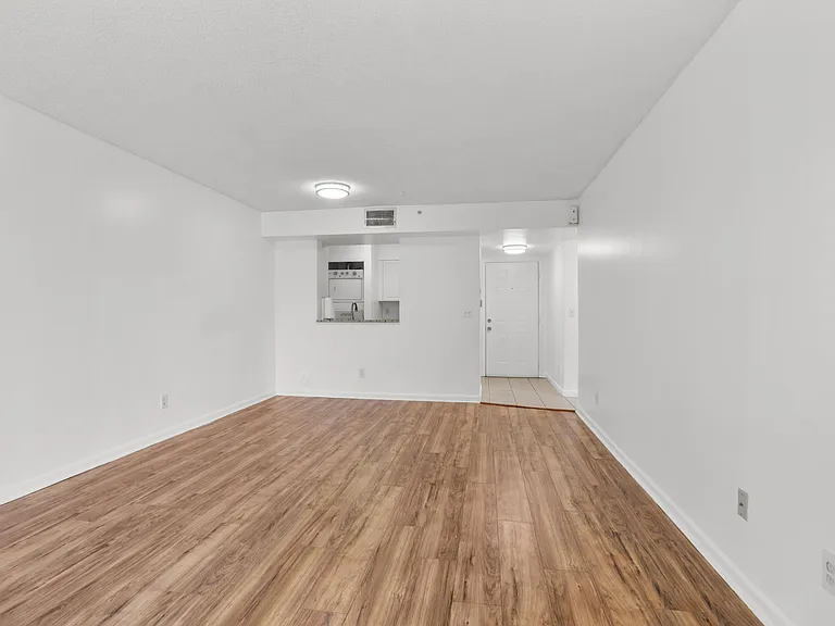 1341 SE 3rd Ave #112 — Photo 4