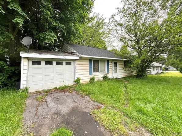 125 Standart Ave, Auburn, NY 13021