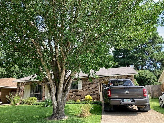 1st image of 4706 Erin Ln