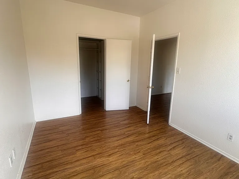 821 N Vendome St #16 — Photo 9