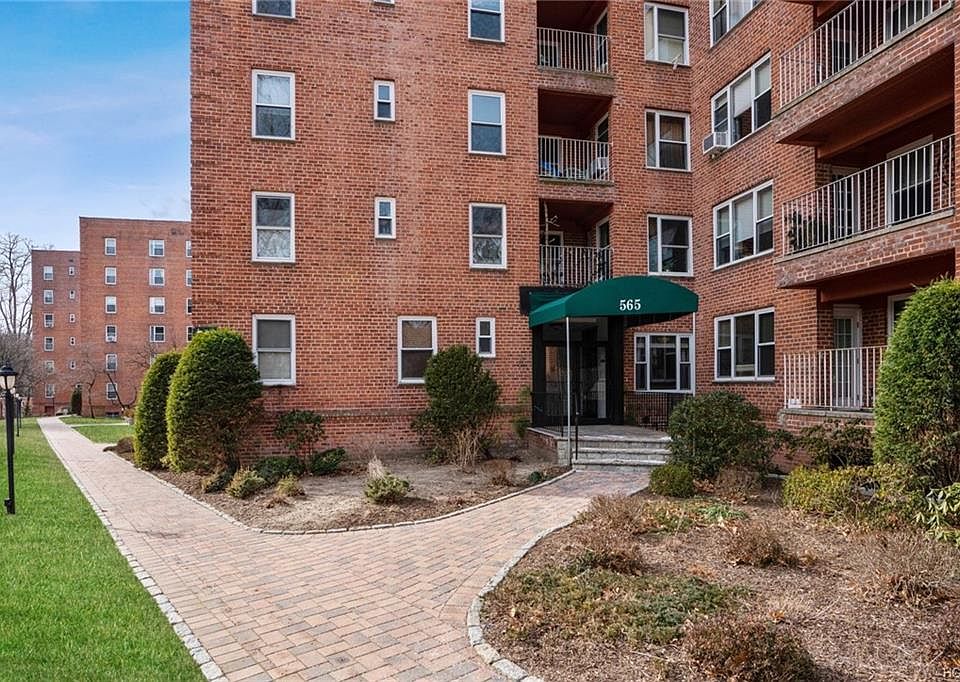 1st image of 565 Broadway APT 1F