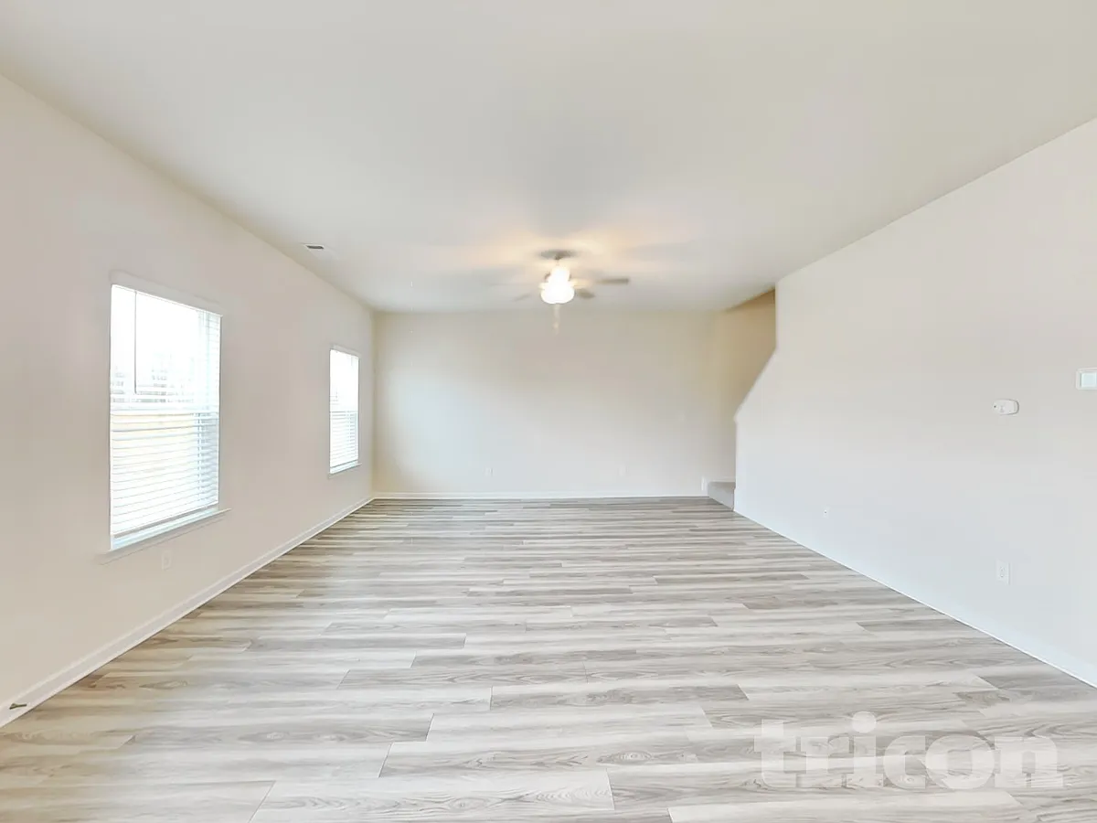 Building Photo - 244 Oliver Dr
