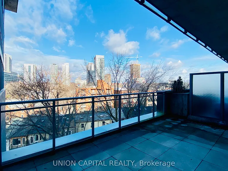 510 King St E #607 — Photo 9
