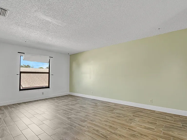 113 Sherwood Cir #25B — Photo 18
