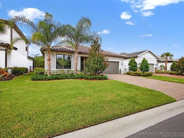 516 SE Villandry Way, Port Saint Lucie, FL 34984