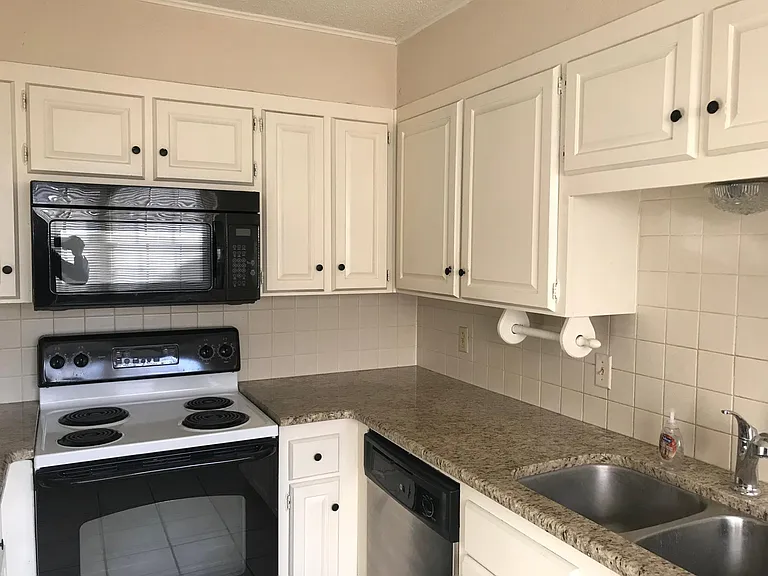 7211 Montague Dr — Photo 24