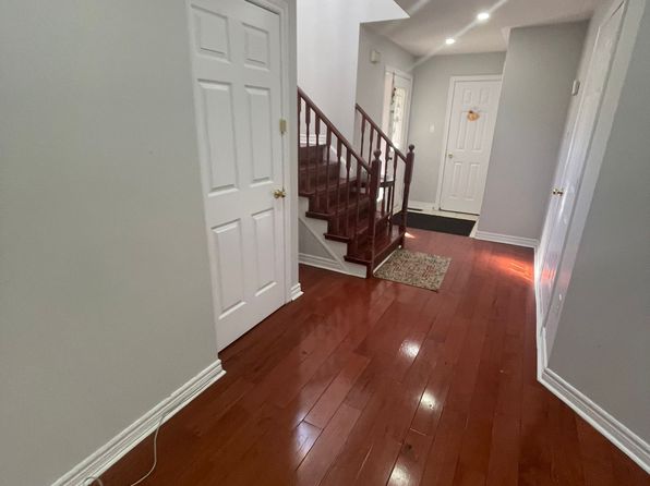 27 Deforest Dr, Brampton, ON L7A 2Y1