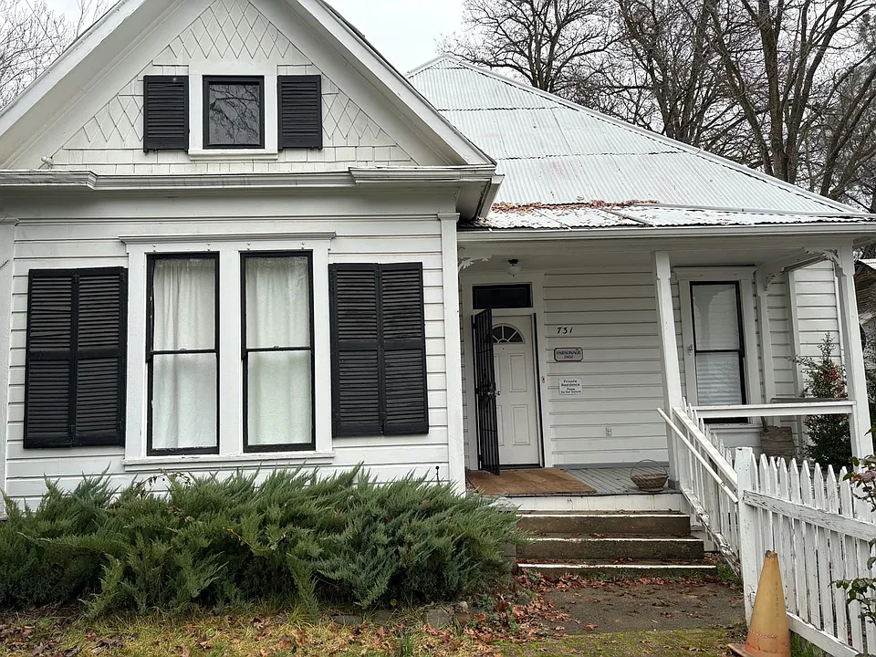 731 Main St