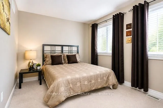 100 Sun King Cres — Photo 14