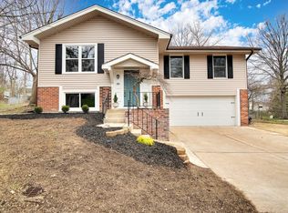 2521 Winter Leaf Ct, Ballwin, MO