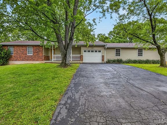 3rd image of 2580 Ridge Ln