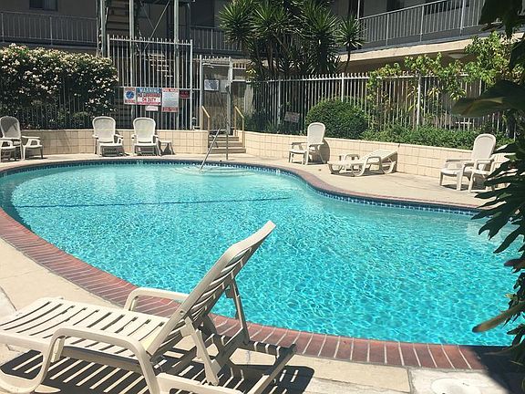 3rd image of 514 N Wilcox Ave APT 1