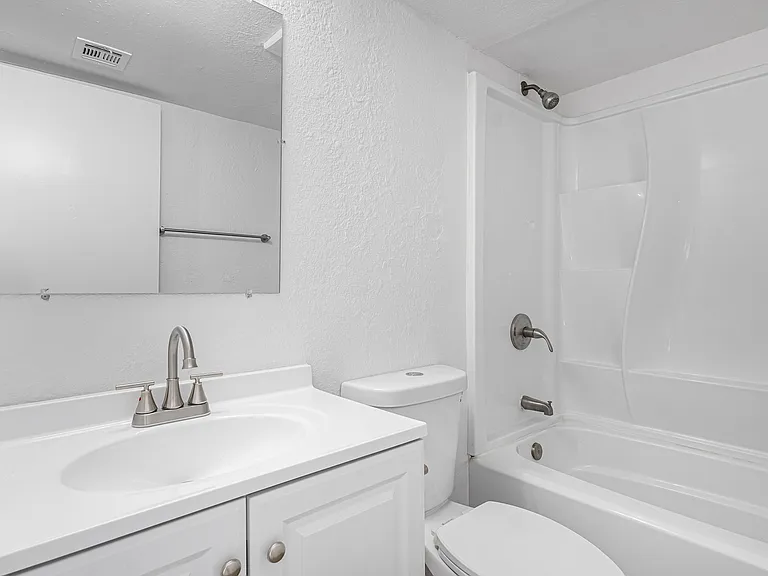Running Brook Apartments — Photo 9