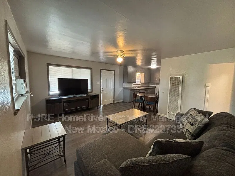 1 bed, 1.0 bath, $1,000 — Photo 4