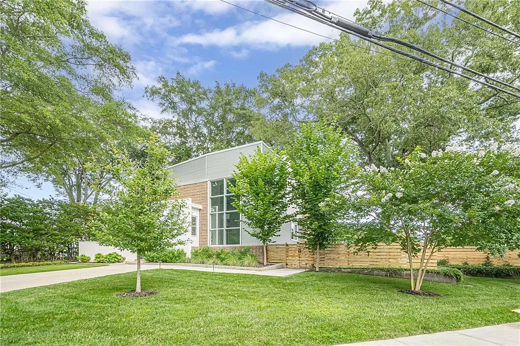 3 bed, 3.5 bath, 5092 sqft, $7,900 — Photo 4