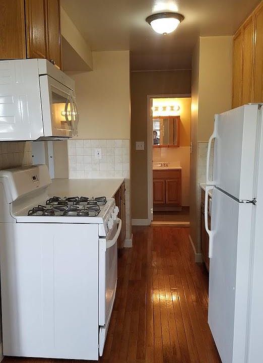 1st image of 1666 Bell Blvd #4