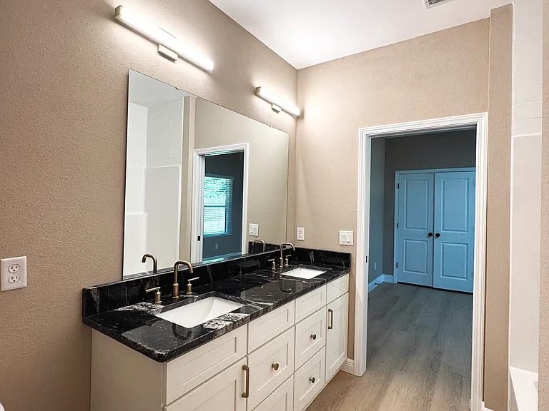 504 E Burgess Rd #C — Photo 29