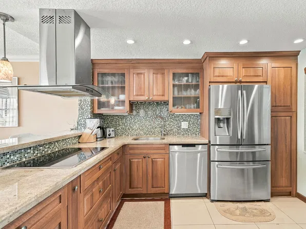 3980 Oaks Clubhouse Drive #212, Pompano Beach, FL 33069