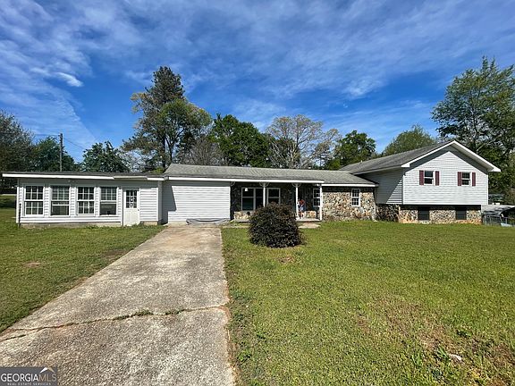 2nd image of 1465 Dee Kennedy Rd