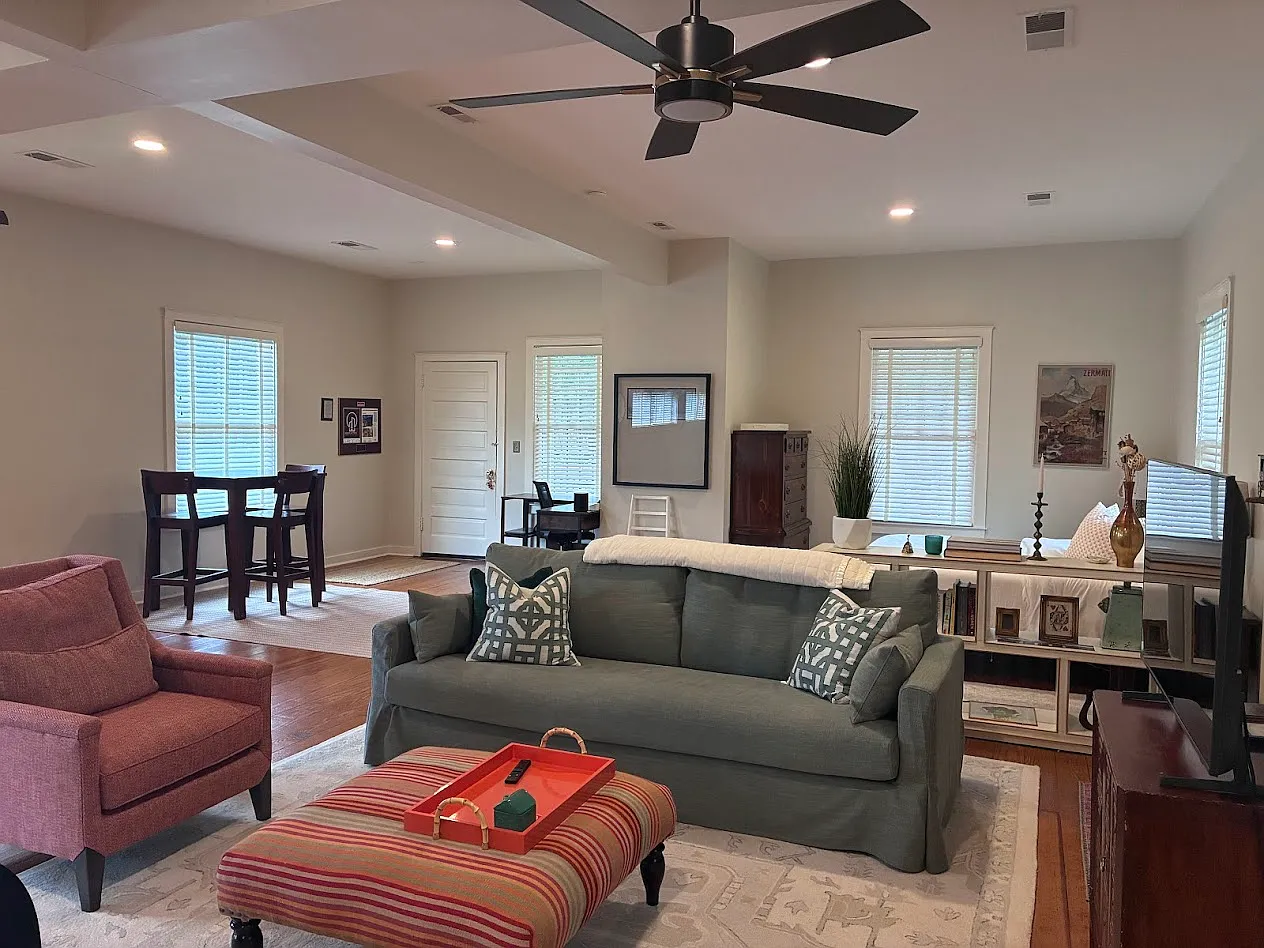 1 bed, 1352 sqft, $2,000 — Photo 4