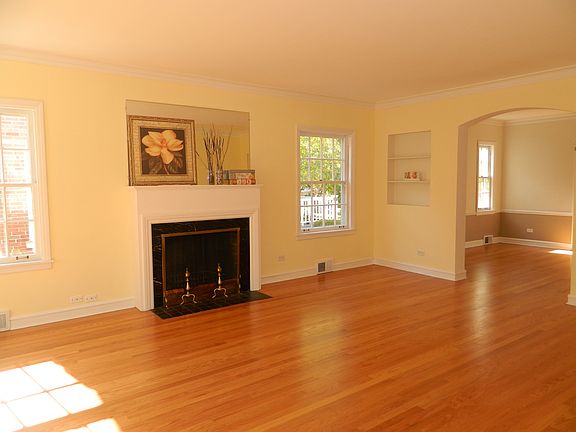 Living Room w/WB Fireplace