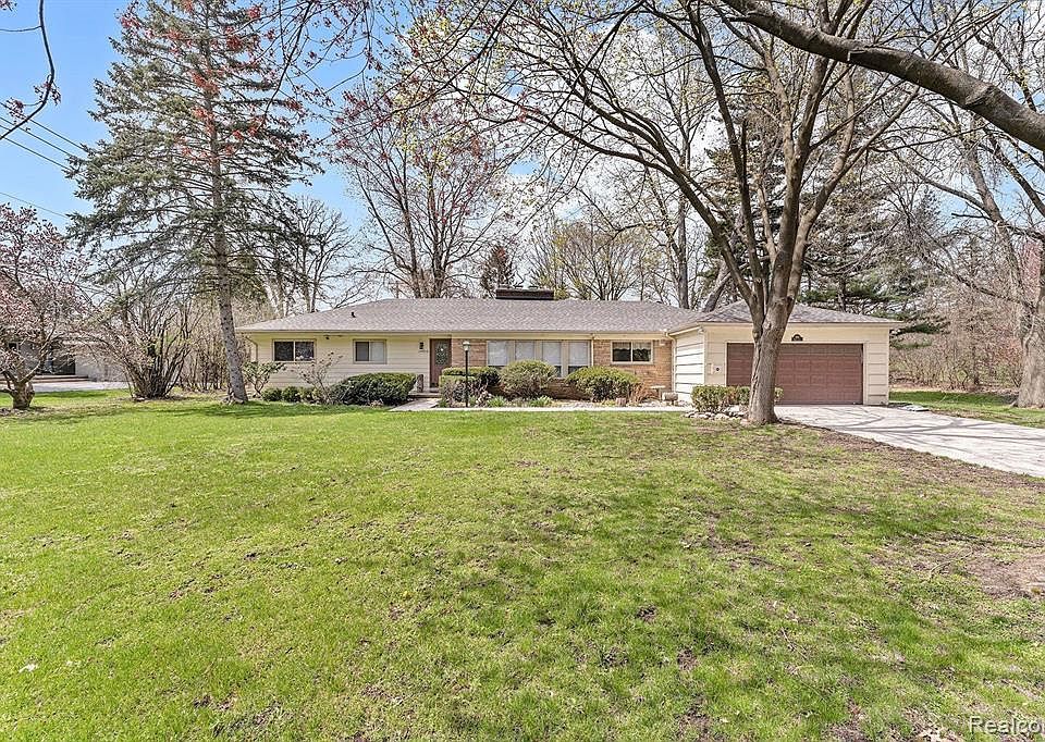 Ranch Condos And Ranch Homes For Sale In Bloomfield Hills Michigan at