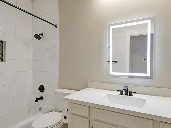 5th image of 2915 Robinhood St