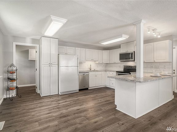 5th image of 11120 140th Street Ct E