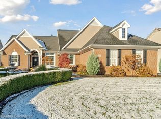 620 Kent Ln, White Lake, MI