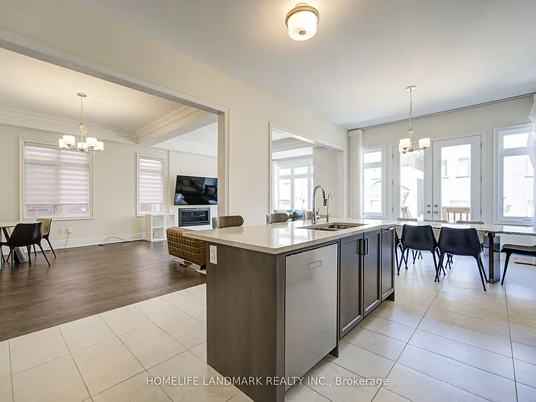 35 Red Giant St #MAIN 2ND FLOOR — Photo 20