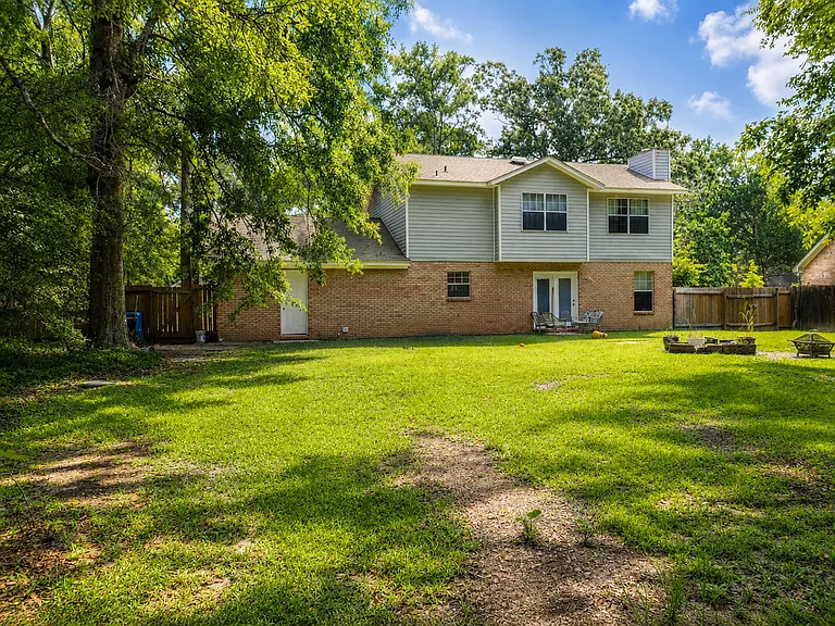 4008 Breezy Hill Ln — Photo 26