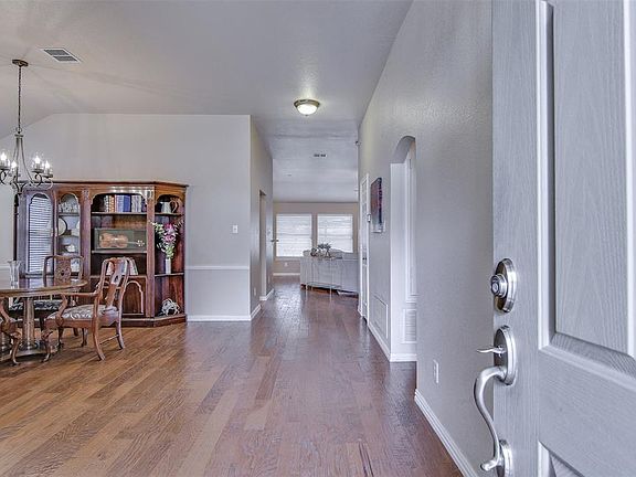 4th image of 5324 Alta Loma Dr