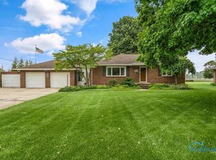 19016 W Orchard Dr, Elmore, OH 43416