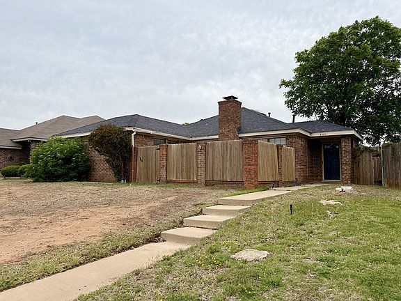 2nd image of 2601 Idlewilde Dr