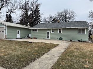 906 Odegard Ave SE, Cooperstown, ND 58425