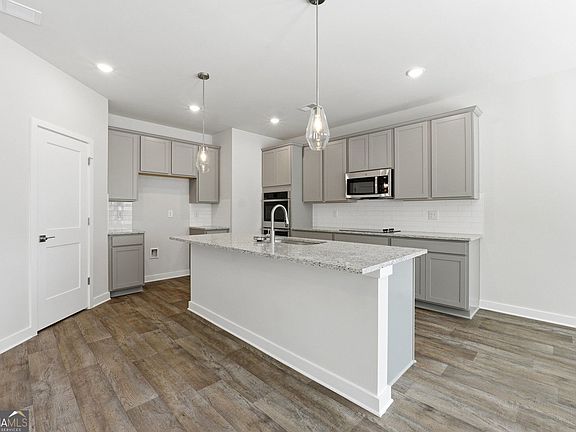5th image of 503 Headwater Ct