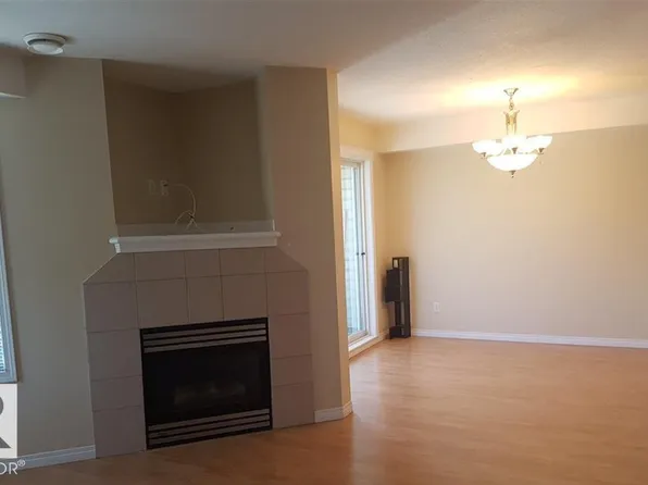2505 42nd St NW #9, Edmonton, AB T6L 7G8