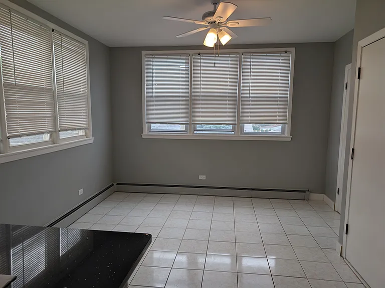 7041 W Addison St #2R — Photo 12