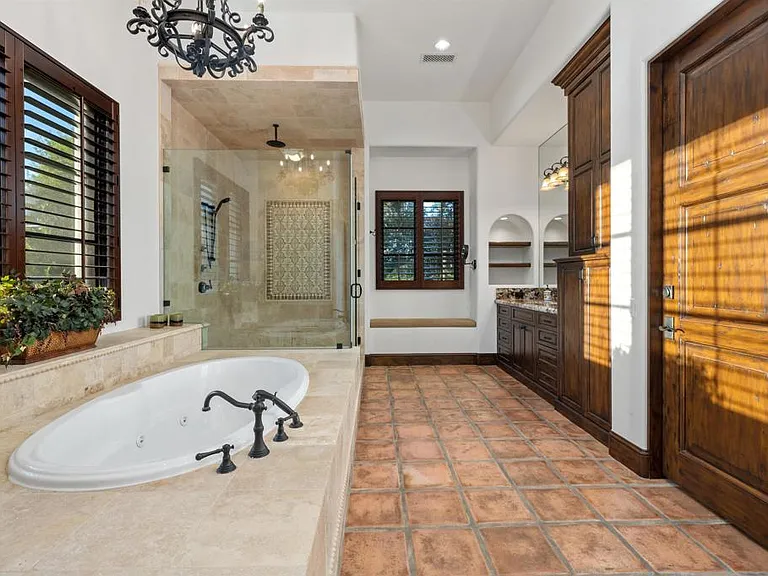 6870 La Valle Plateada — Photo 23