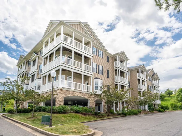 2837 Suncrest Vlg, Morgantown, WV 26505